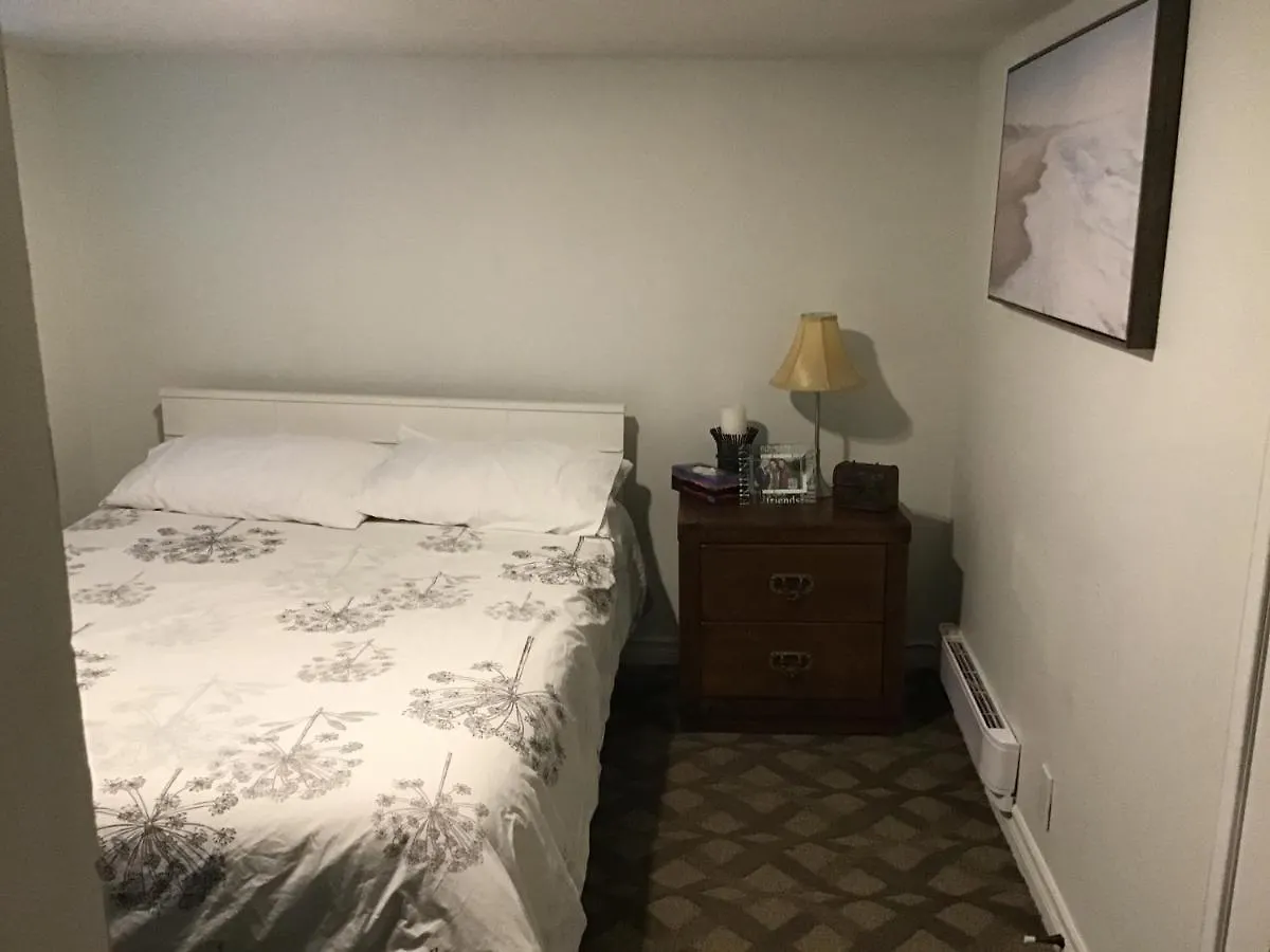 One Bedroom Basement Apartment Toronto Kanada
